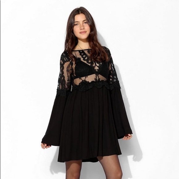 For love of lemons Isabella bell sleeve dress - Picture 1 of 7